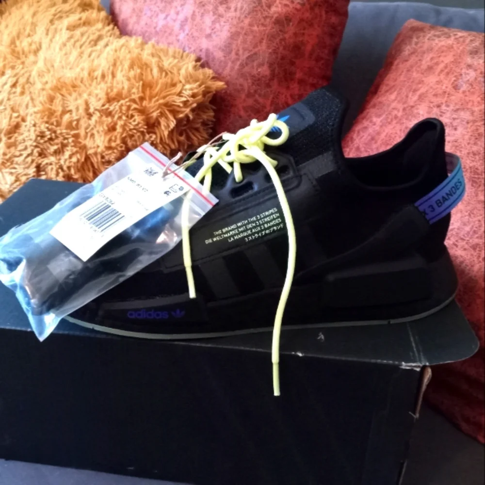 Adidas AMD R1.V2 - Picture 1 of 4